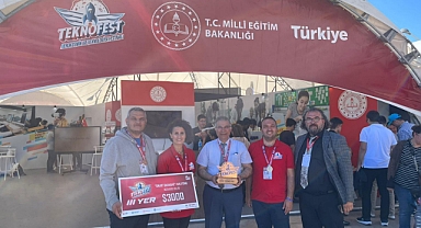 Azerbaycan'da Düzenlenen TEKNOFEST'ten İzmir'e Ödül