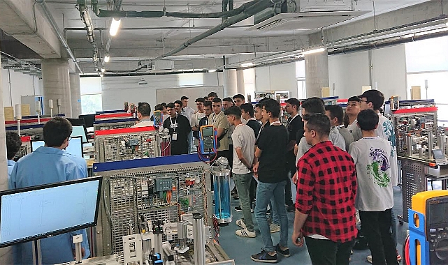 İzmir ile Salihli arasında meslek lisesi kardeşliği