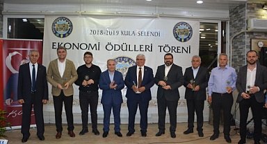 Kulalı ve Selendili iş insanları ödül gururu yaşadı