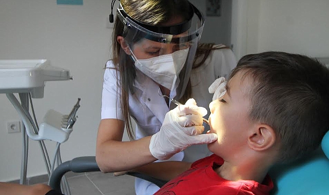 Karşıyakalı çocuklara ücretsiz diş sağlığı hizmeti