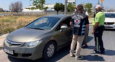 700 liraya Çeşme'ye götürecekti, sivil trafik ekiplerine kıskıvrak yakalandı