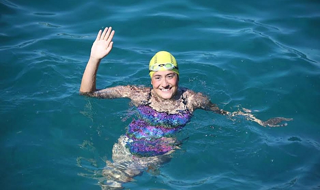 Egeli Türkoğlu, Manş Denizi'ni geçen en genç yüzücü oldu