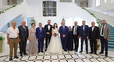 Yargıtay Başkanı Akarca, genç hakimin nikah şahitliğini yaptı
