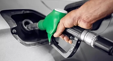 Akaryakıtta beklenen indirim gelmedi: Vatandaş sosyal medyadan isyan etti