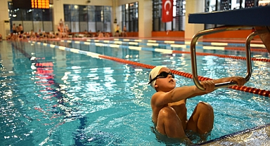 Aliağa Gençlik Merkezi’nde kış dönemi yüzme kursları başlıyor