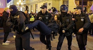 Binlerce Rus Seferberliğe Karşı Sokaklarda