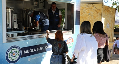  Büyükşehir, öğrencilere çorba dağıtımına başladı