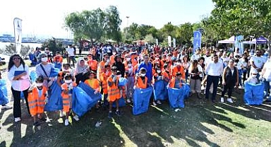 Çevre gönüllüleri İnciraltı Kent Ormanı'nda temizlik yaptı