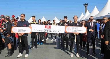 Dokuz Eylül Koleji, İzmir’in kurtuluşunu coşkuyla kutladı