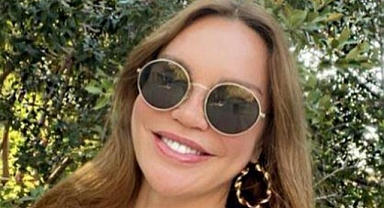 Ebru Şallı ve oğlundan plaj pozları