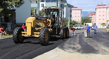  Edremit’te asfaltlama tam hız devam ediyor