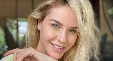 Emine Ün sosyal medyayı salladı: Bikinili pozlar