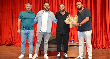 Emrah Kaman, Yüksek Gelirim’le Torbalı’yı güldürdü