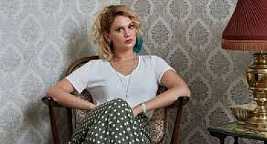 Farah Zeynep Abdullah makyajsız poz verdi