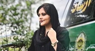 İran Başkonsolosluğu önünde Mahsa Emini protestosu!