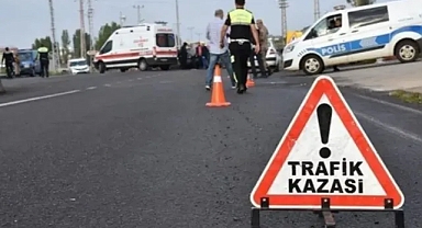 İzmir'de ambulans şarampole devrildi: 3 sağlık görevlisi yaralandı