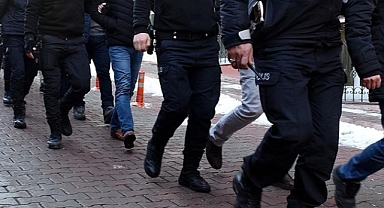 İzmir'de yasa dışı bahis operasyonu: 1 firari, 17 gözaltı