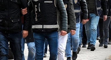 İzmir merkezli 6 ilde FETÖ operasyonu: 16 şüpheliye gözaltı