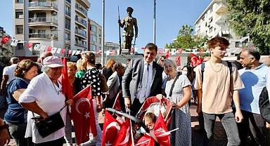 Karşıyaka'da 9 Eylül törenlerle kutlandı