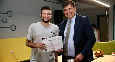 “Kolektif Girişimcilik Merkezi” Karşıyaka’ya ödül getirdi