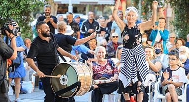 Konak parkları, Roman Müzisyenlerle coştu
