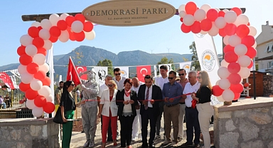 Kurtuluş coşkusu, “Demokrasi” ile taçlandı