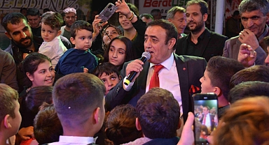 Mahmut Tuncer siyasetçileri halayda buluşturdu