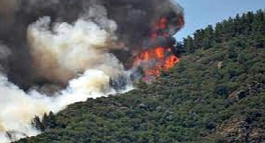 Marmaris'teki yangına müdahale için giden helikopter düştü: 1 ölü