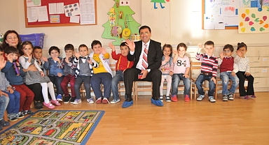 Milas Belediyesi okul öncesi kırtasiye yardımını sürdürüyor