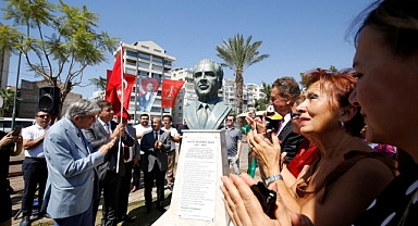 Muammer Aksoy'un adı Karşıyaka'da ölümsüzleşti