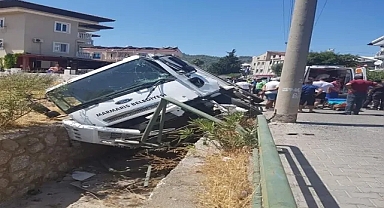 Muğla'da su kanalına devrilen çöp kamyonundaki 3 kişi yaralandı