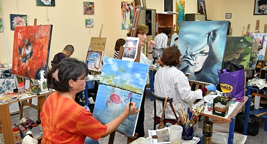 Narlıdere Belediyesi'nin kişisel gelişim kurslarında kayıtlar başladı