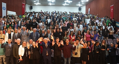 Öğrencilerden Rektör Budak'a 