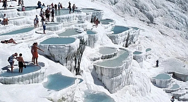 Pamukkale'ye gelenlerin sayısı yüzde 72 yükseldi