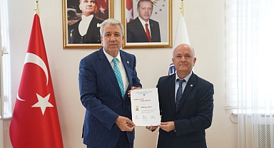 Rektör Prof. Dr. Budak, Uluslararası Hakem Mehmet İnce’yi tebrik etti