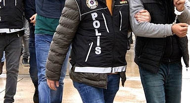 Uyuşturucu dolu poşeti aşağı attılar: Bayraklı'da uyuşturucu operasyonu 