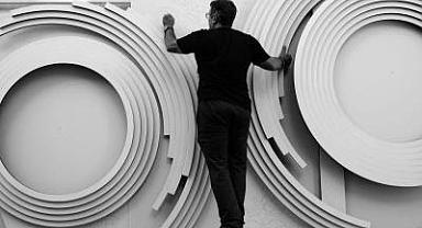 Ahmet Güneştekin'in “Gâvur Mahallesi” sergisi İzmir'de