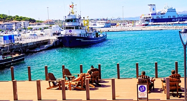 Başkan Oran, bir ilke daha imza attı: Cumhuriyet Meydanı’ndan denize girilebilecek