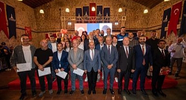 Başkan Soyer Zafer Yolu Yürüyüşü’ne katılanlara sertifikalarını verdi