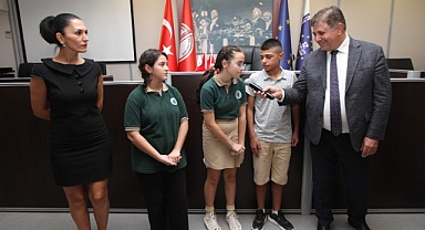 Başkan Tugay duyarlı gençlerle buluştu 