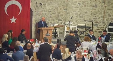 Başkan Tunç Soyer Büyükşehir’in din görevlileri ile bereket sofrasında buluştu