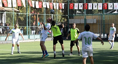 Bornova Belediyesi’nde birimler arası futbol heyecanı