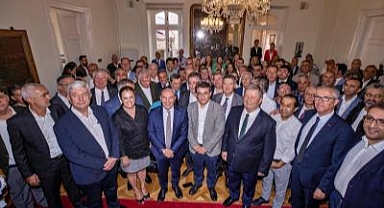 CHP’li Büyükşehir Meclis Grubu’ndan Başkan Soyer’e destek