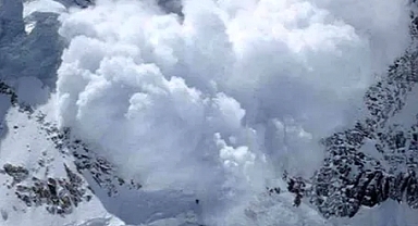 Çığ düştü: 11 dağcı kayıp, 10 dağcı hayatını kaybetti 