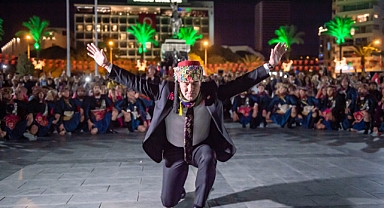 Cumhuriyet’in kuruluşunun 99. Yılında Ata’nın huzurunda diz vurdu