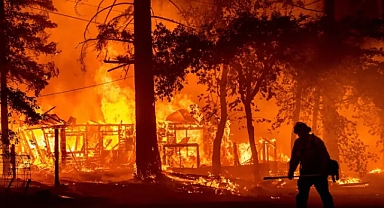 Evini yaktı, sigara içerek alevleri izledi: İzmir'de bir kadın mahalleye kabus yaşattı 