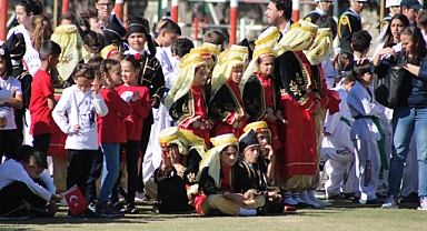 Foça'da Ordu Millet Elele Cumhuriyeti Kutladı