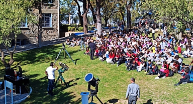 Gökyüzü tutkunları ‘Parçalı Güneş Tutulması’nı EÜ Gözlemevinden izledi