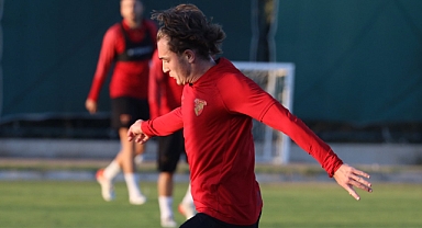 Göztepe'de Ali Akman ve Hasic forma bekliyor