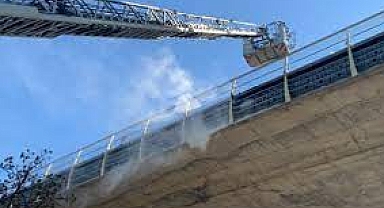 Haliç Metro Köprüsü'nde yangın çıktı: Seferler durduruldu 